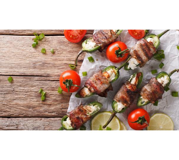 Jalapeno umplut înfășurat în bacon