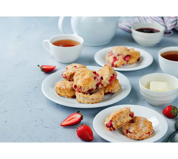 Scones cu căpșuni
