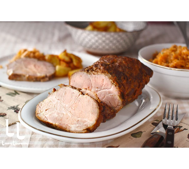 Friptură din ceafă de porc întreg cu moare de varză + 2 garnituri