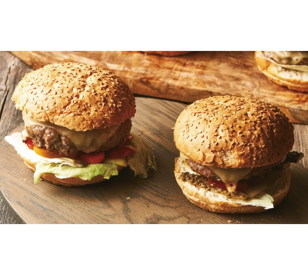 CHEESEBURGERI  FĂCUȚI ÎN CASĂ